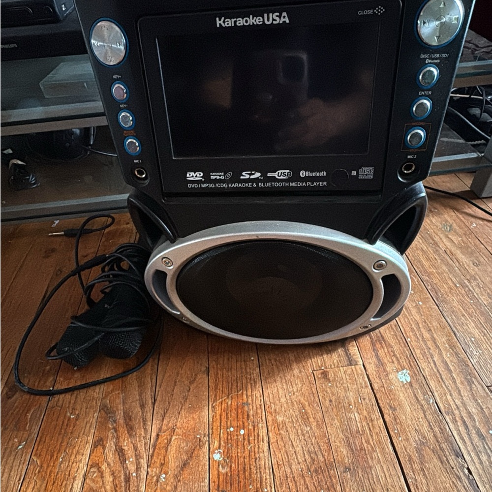 Bluetooth light up with a variety of colors Portable Karaoke System Speaker